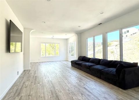 Tiny photo for 43 Flintlock LN, Bell Canyon, CA 91307 (MLS # SR26097294)