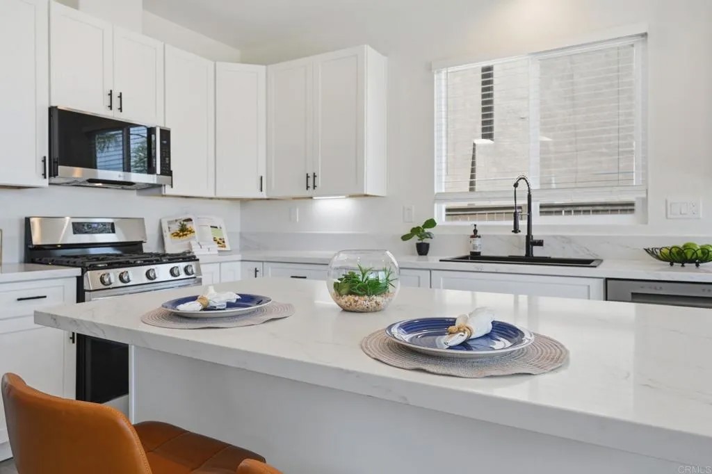 637 Vista San Javier