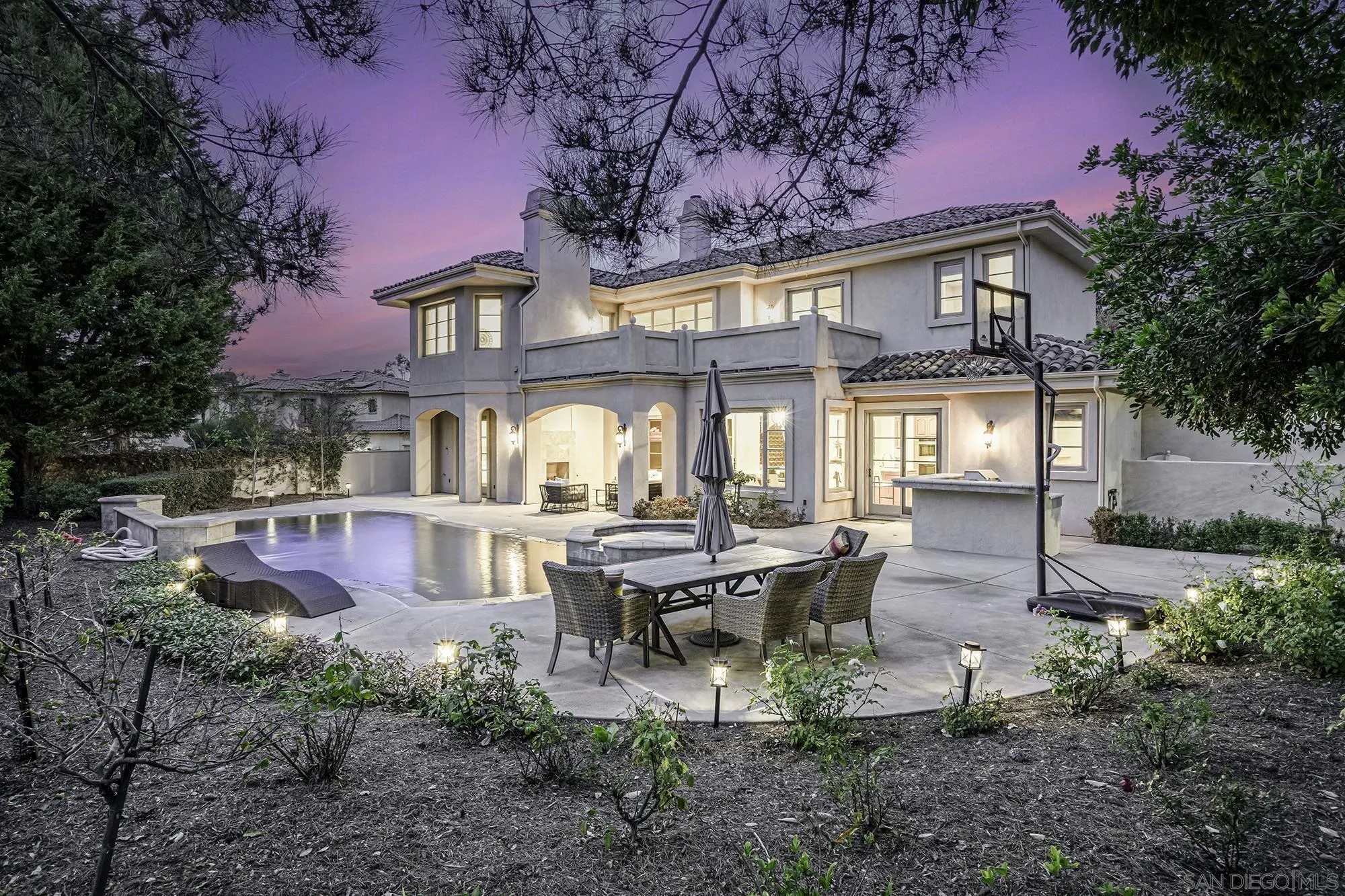 5259 Meadows Del Mar