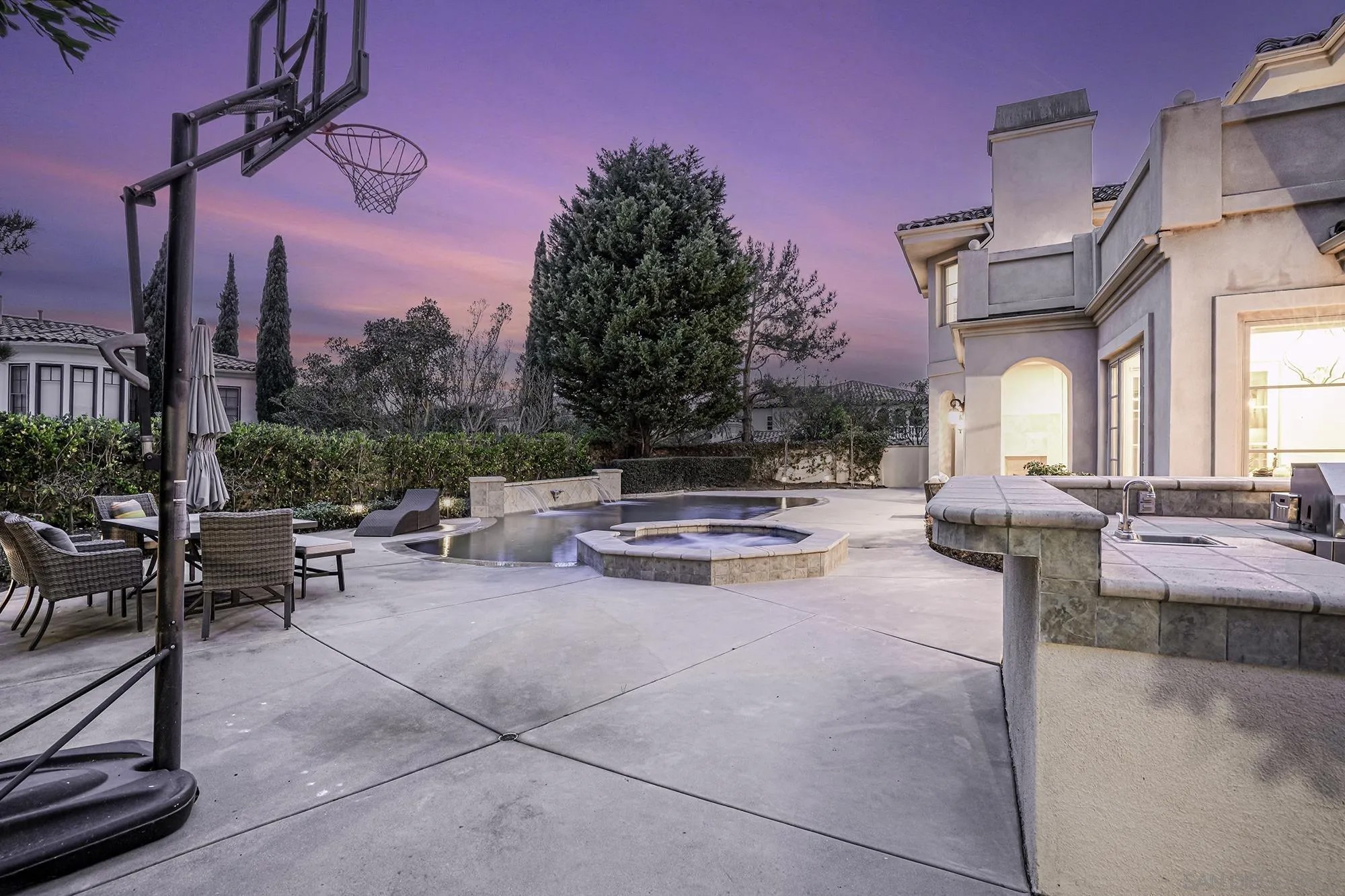 5259 Meadows Del Mar