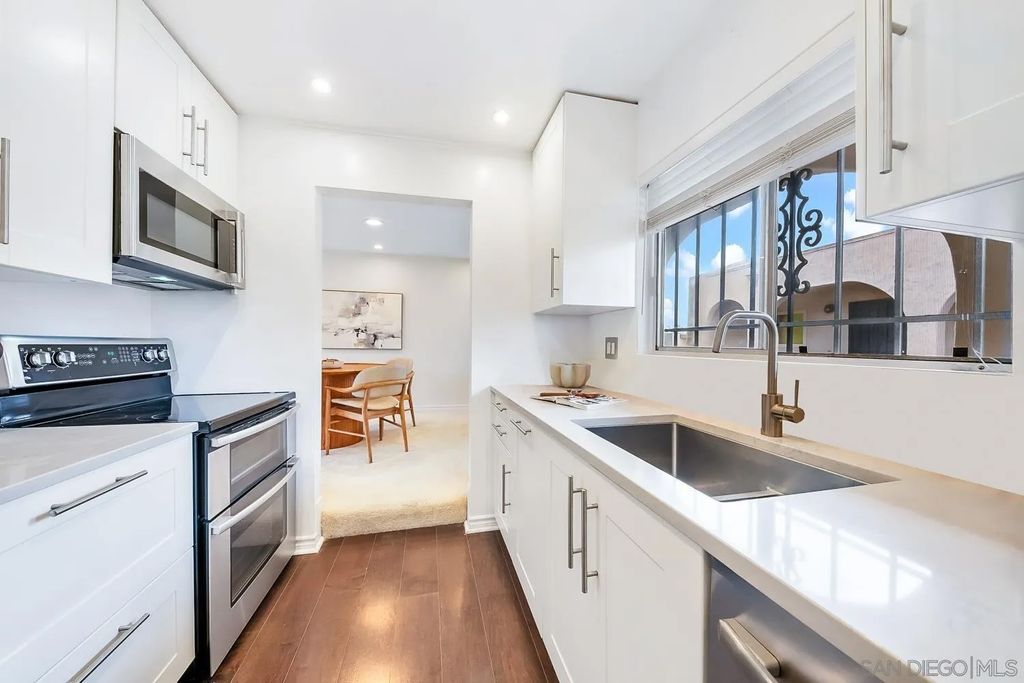 Photo of 2530 Clairemont Dr #301, San Diego, CA 92117 (MLS # 260009179)