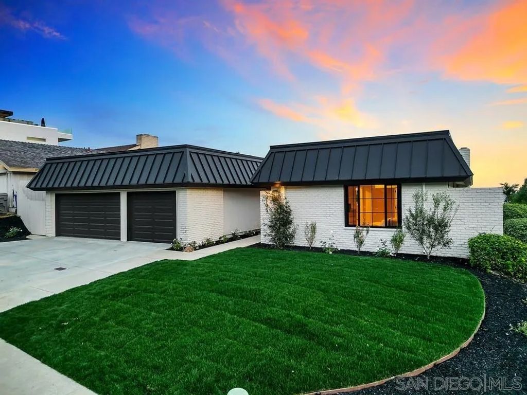 Photo of 2105 Harbour Heights Rd, San Diego, CA 92109 (MLS # 260003314)