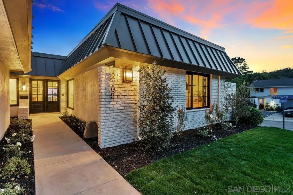 Photo of 2105 Harbour Heights Rd, San Diego, CA 92109 (MLS # 260003314)