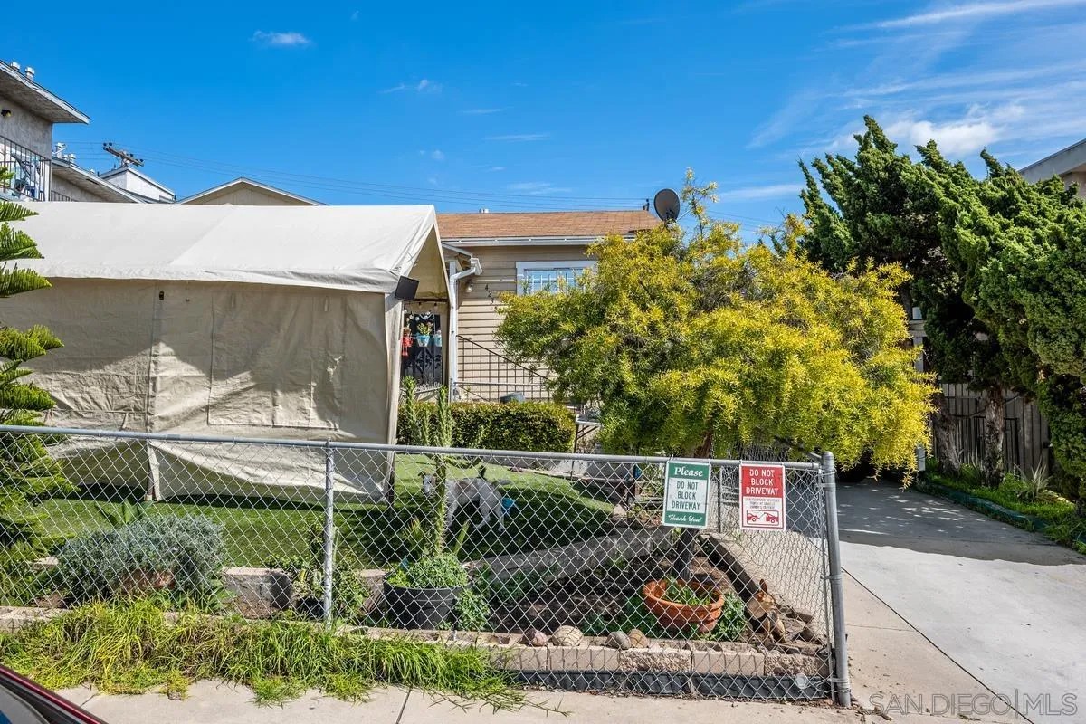 4235-4237 49TH ST