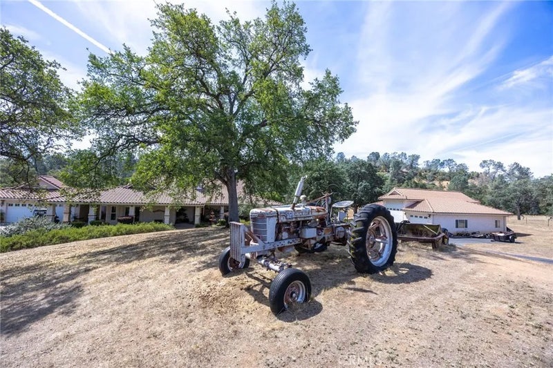 1087 Ben Hur Road