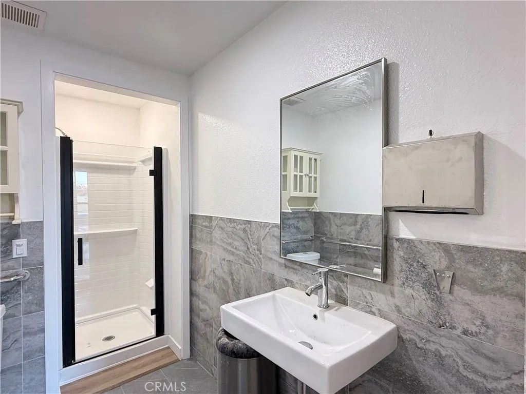 Photo of 660 W 7th St, San Pedro, CA 90731 (MLS # SR26095847)