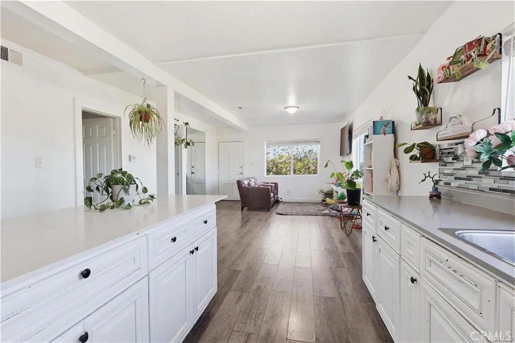 3873 Dwiggins Street