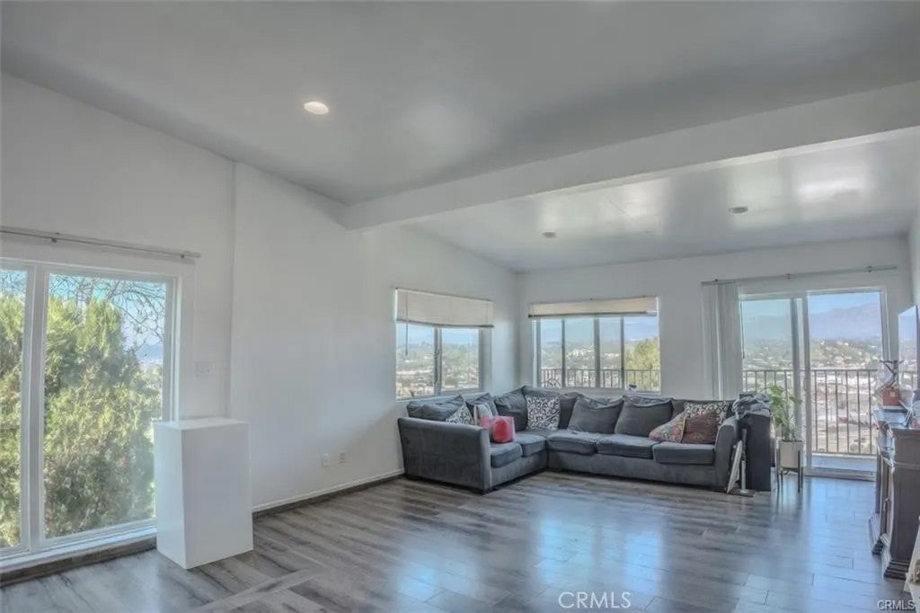 3873 Dwiggins Street