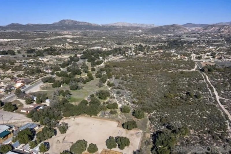 00 Jewel Valley Rd 1