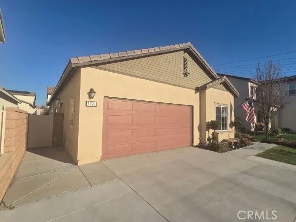 Photo of 1021 Avocet Ct, Calimesa, CA 92320 (MLS # IG26061740)