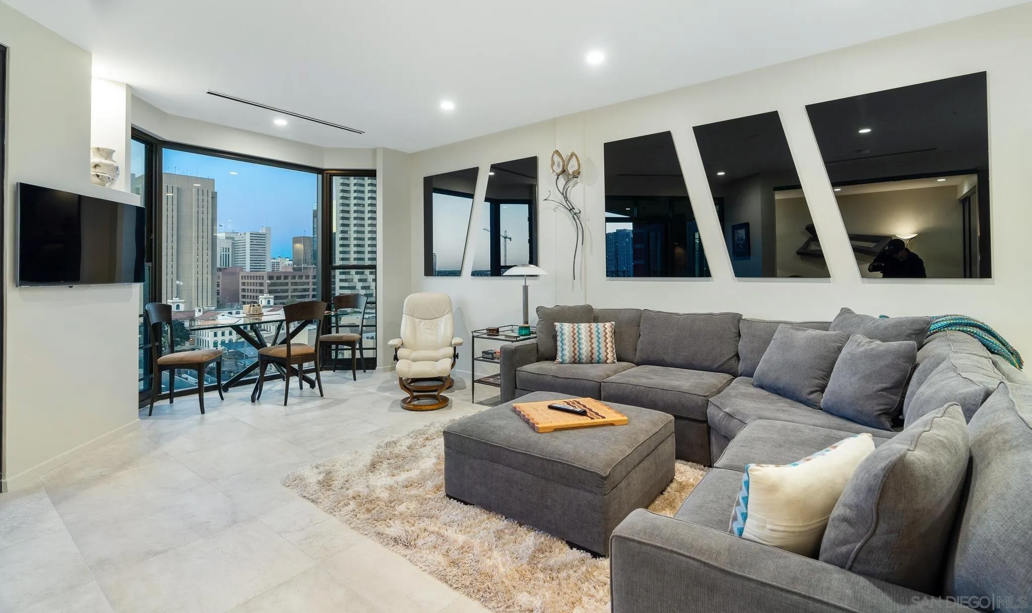 500 W Harbor Dr 1303