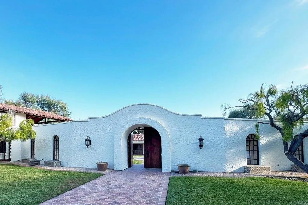 Photo of 5443 Calzada Del Bosque, Rancho Santa Fe, CA 92067 (MLS # PTP2508835)