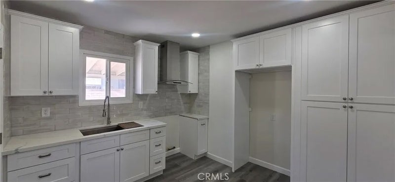 2385 Roxbury