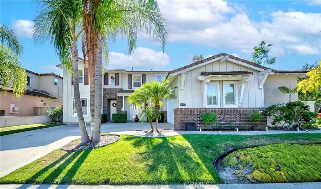 986 White Alder Avenue