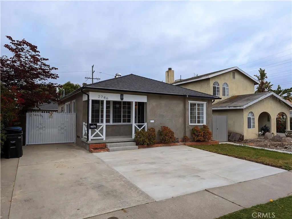 Photo of 2746 Thurman Avenue, Los Angeles, CA 90016 (MLS # IV26071355)