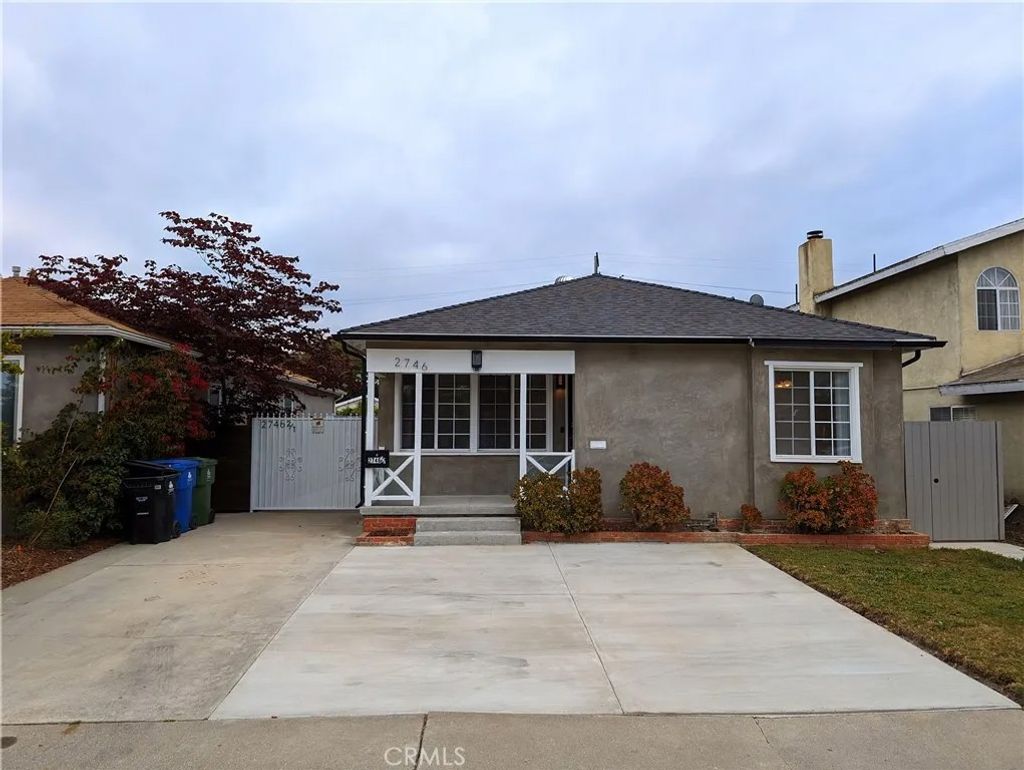 Photo of 2746 Thurman Avenue, Los Angeles, CA 90016 (MLS # IV26071355)