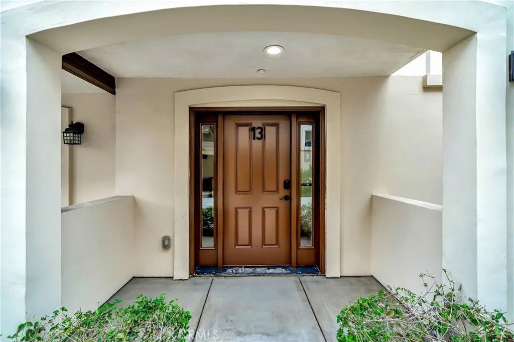 Photo of 1101 N Maclay Ave #13, San Fernando, CA 91340 (MLS # SR25236537)