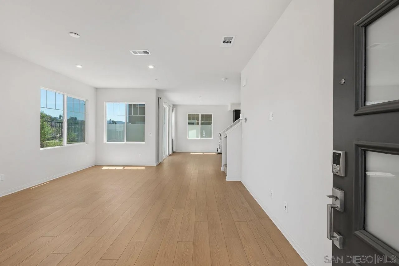 1512 Wingwood
