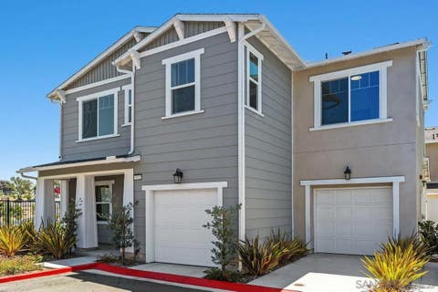 Photo of 1512 Wingwood LN, Vista, CA 92083 (MLS # 260016692)