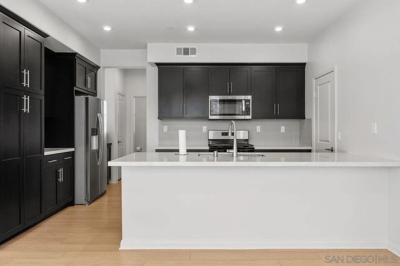 1512 Wingwood
