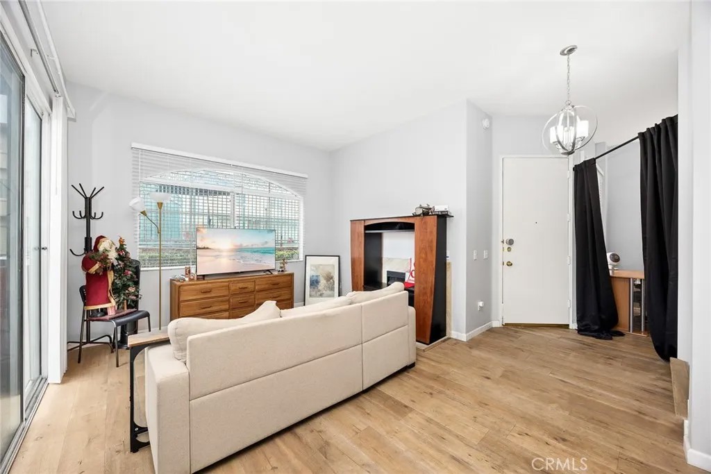 3711 Baldwin Street 1602