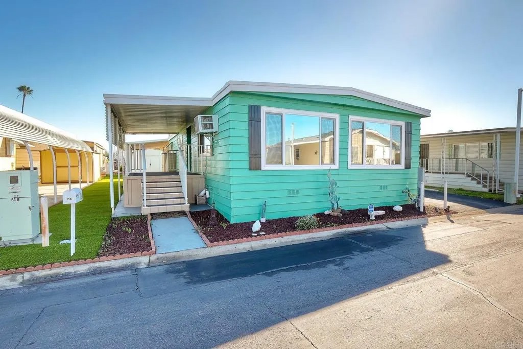 2280 E Valley Pkwy 79