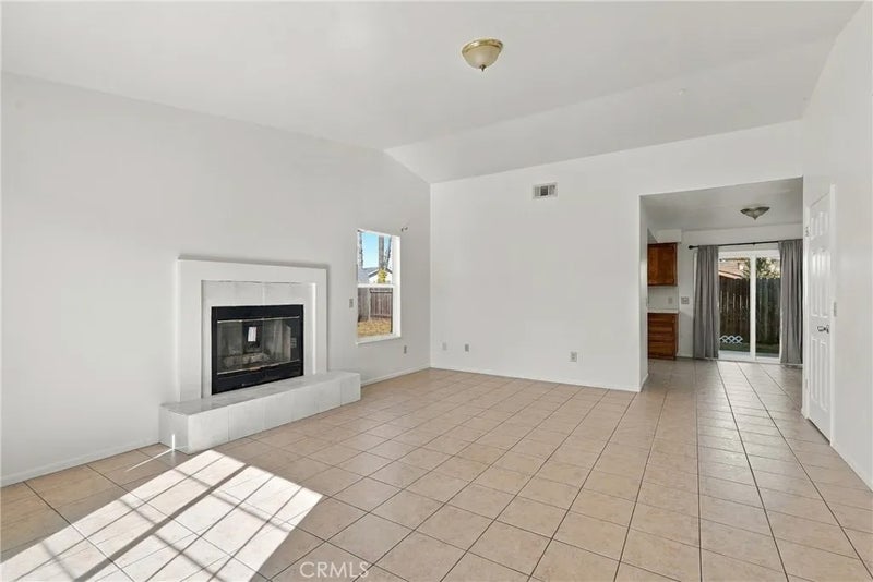 515 Higos Way