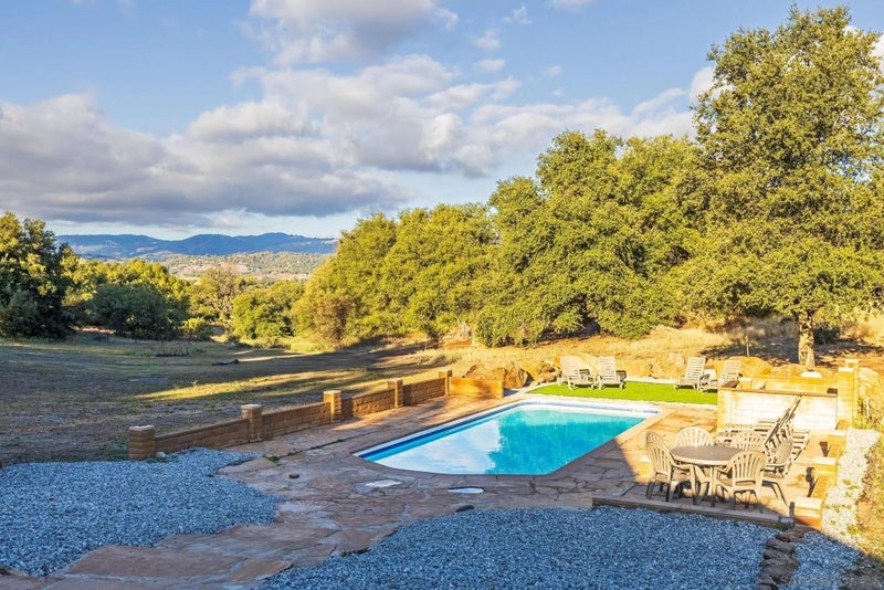 3280 Black Oak Lane