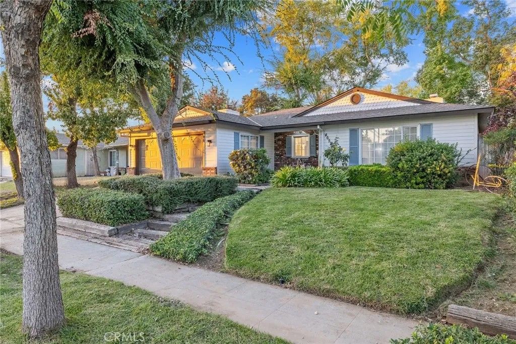 Photo of 4652 W Richert Avenue, Fresno, CA 93722 (MLS # FR25247087)
