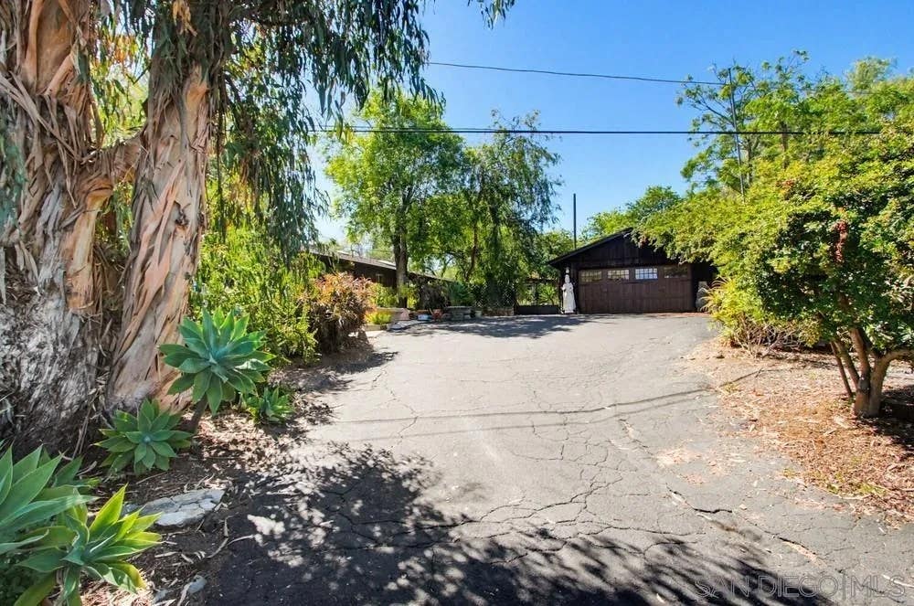 Photo of 28605 Rolling Rock Rd, Escondido, CA 92026 (MLS # 260016770)