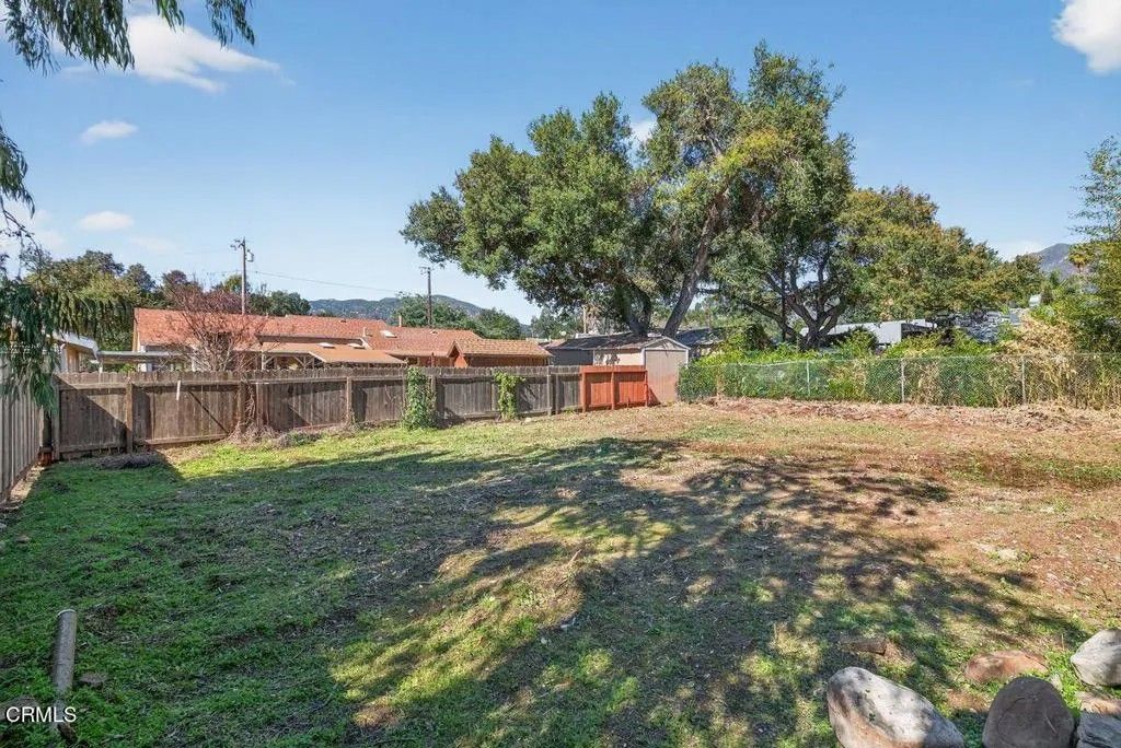 Photo of 119 S Alvarado St, Ojai, CA 93023 (MLS # V1-35162)