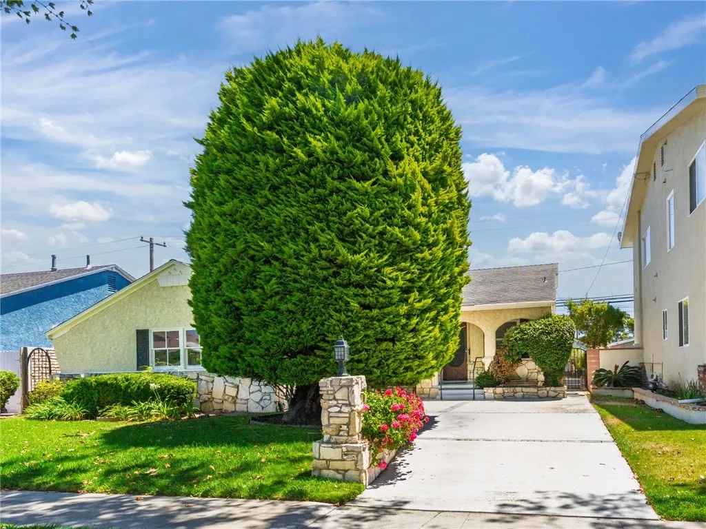 20104 Entradero Avenue
