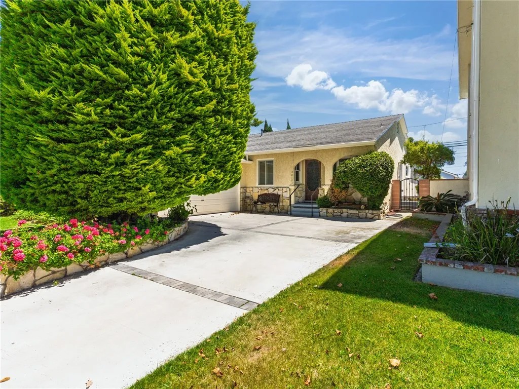 20104 Entradero Avenue