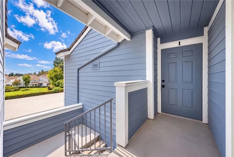 111 S Lakeview i