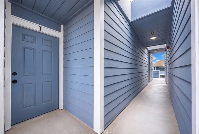 111 S Lakeview i