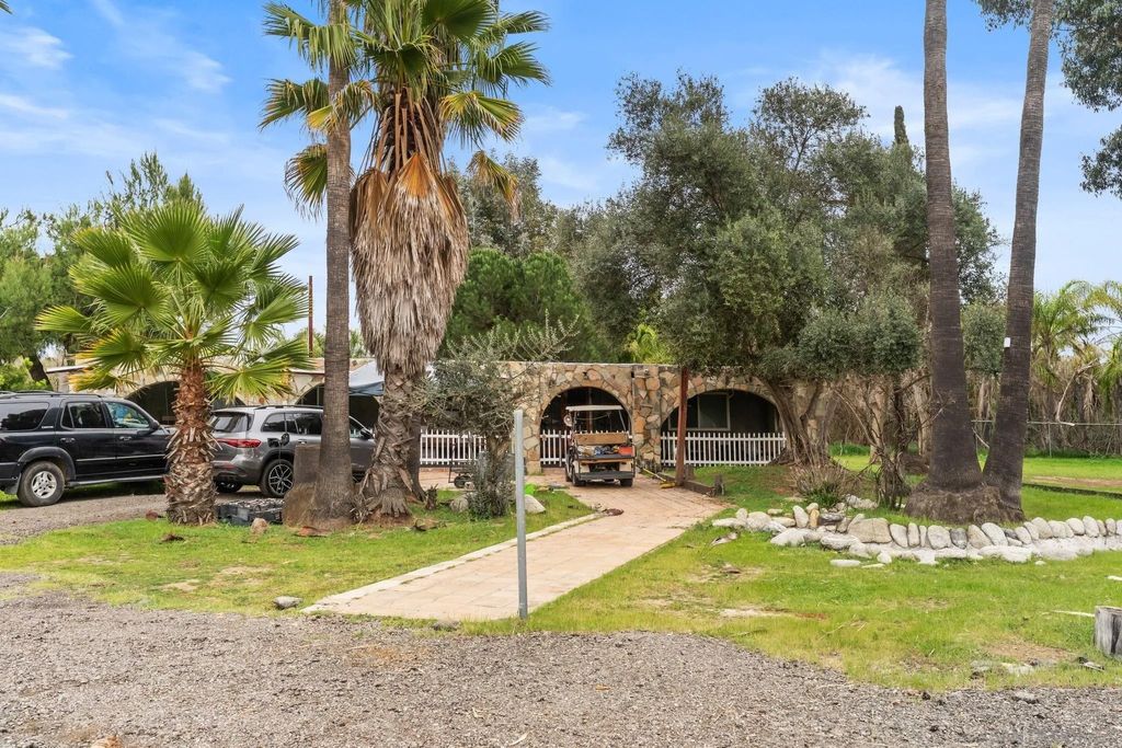 Photo of 30100 Valley Center Rd, Valley Center, CA 92082 (MLS # 260003821)