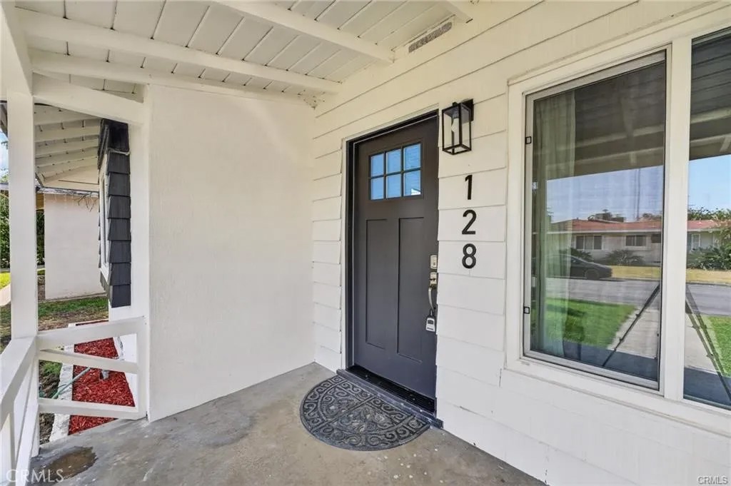 128 W Ramona
