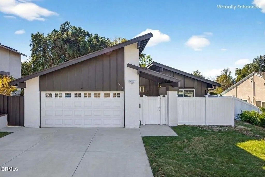 Photo of 1970 Smokewood Court, Thousand Oaks, CA 91362 (MLS # V1-34187)