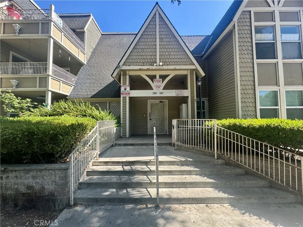 300 E Chestnut Avenue 301