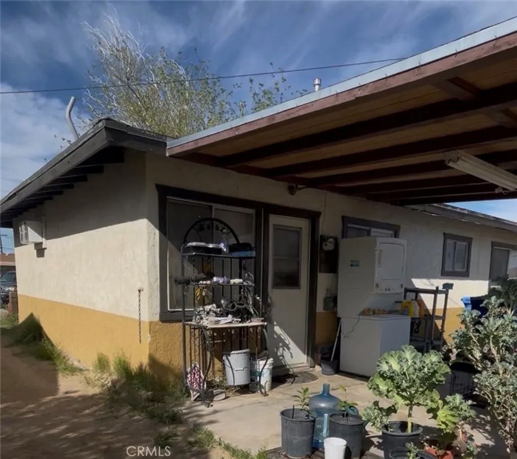 Photo of 34217 Woods Ave, Barstow, CA 92311 (MLS # IG26062168)