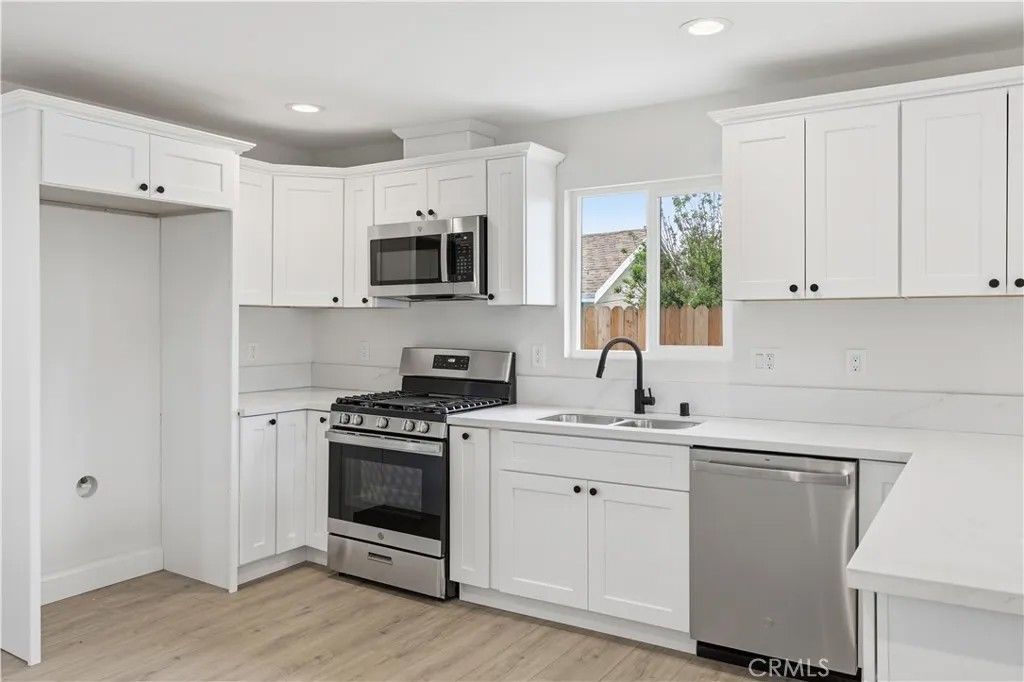 Photo of 1094 W Evans St, San Bernardino, CA 92411 (MLS # CV26071965)