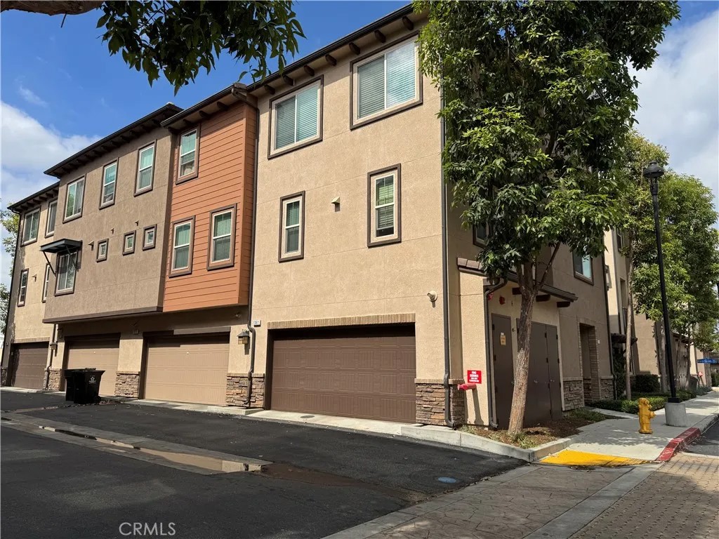 1391 Clementine Way