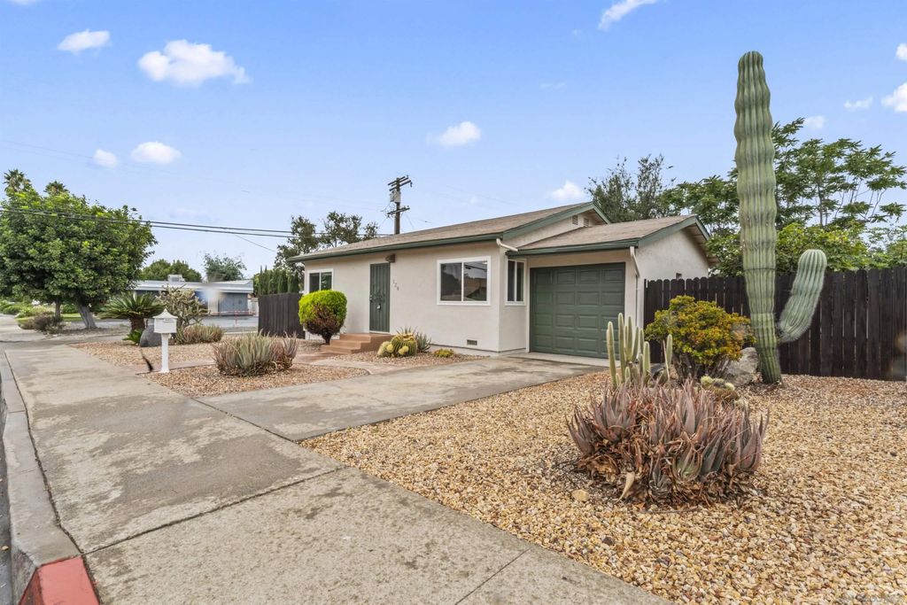 Photo of 120 N Elm St, Escondido, CA 92025 (MLS # 250042764)