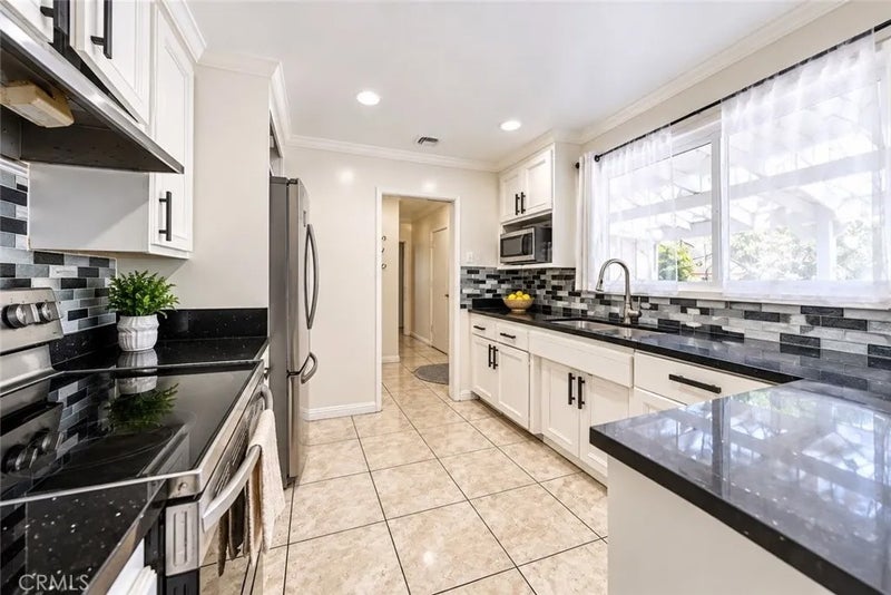 10212 Sherrill