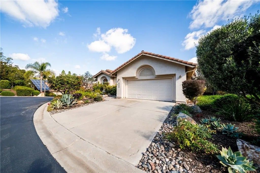 Photo of 4023 Pala Mesa Oaks Dr, Fallbrook, CA 92028 (MLS # OC25277915)