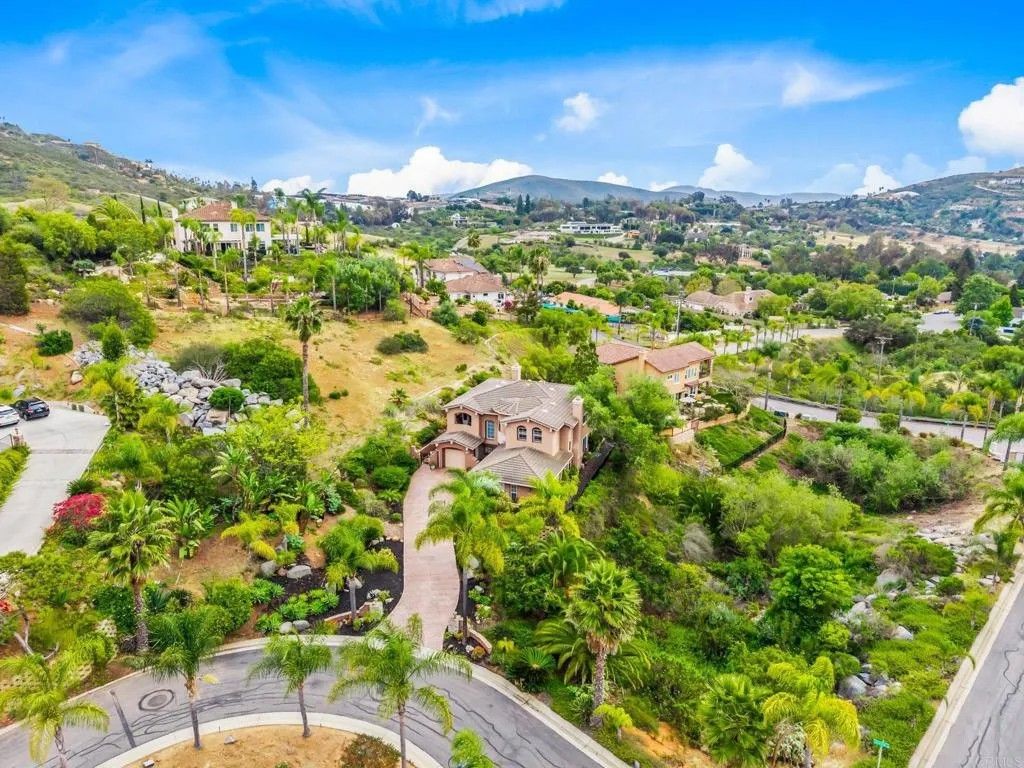 Photo of 3727 Vista Rim Place, Vista, CA 92084 (MLS # NDP2603759)