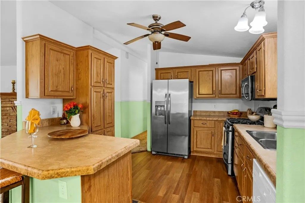 Photo of 38384 Via Escarlata, Murrieta, CA 92563 (MLS # SW26087312)