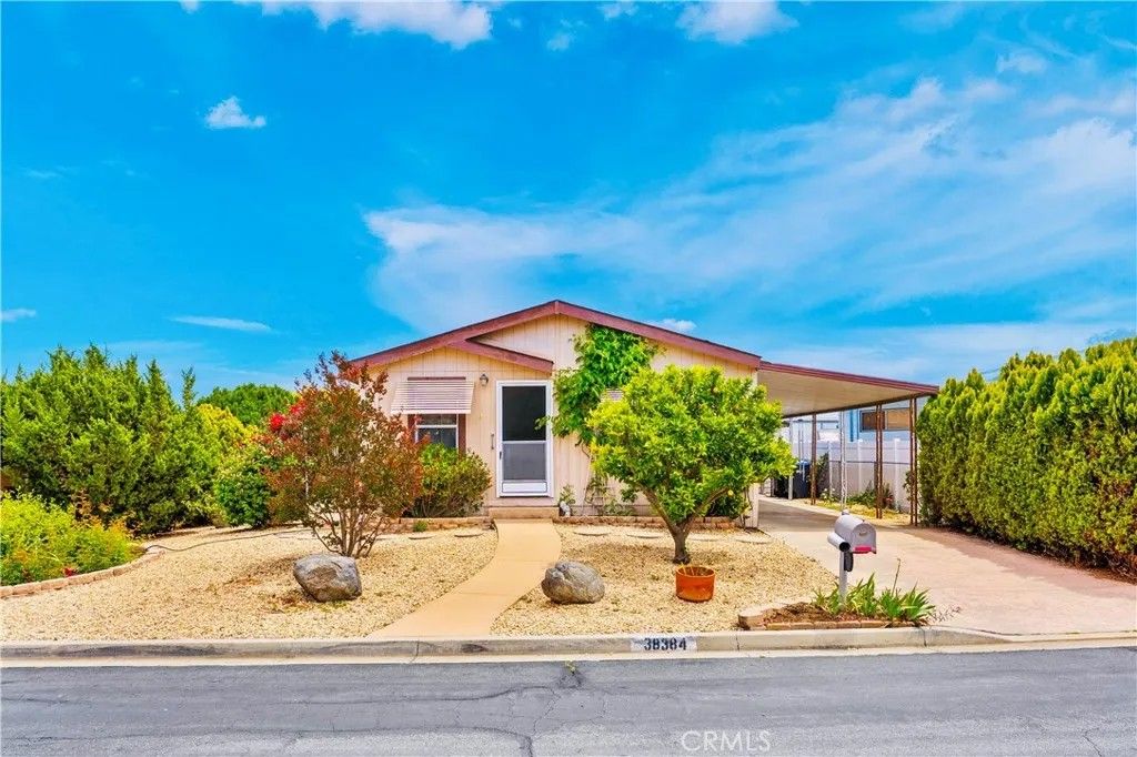 Photo of 38384 Via Escarlata, Murrieta, CA 92563 (MLS # SW26087312)