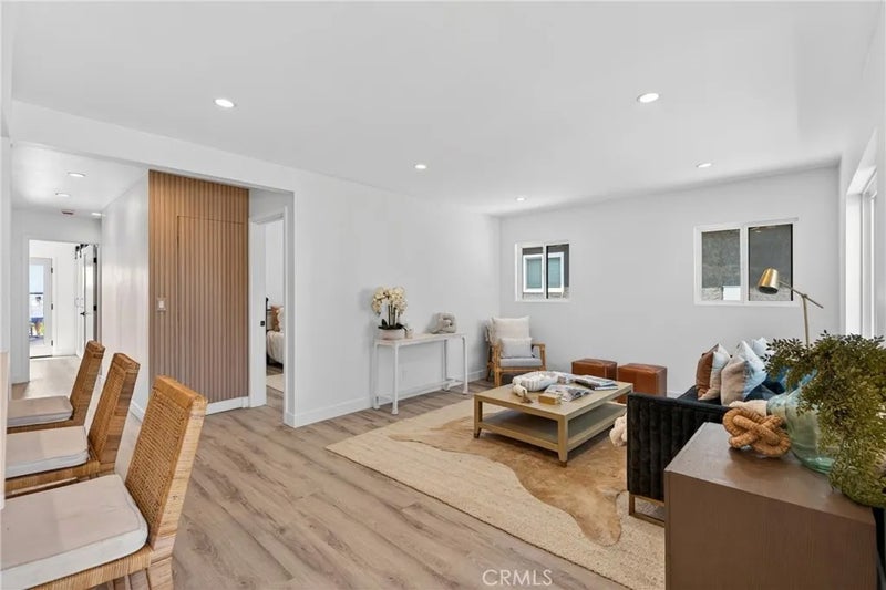 4562 W 142nd Street