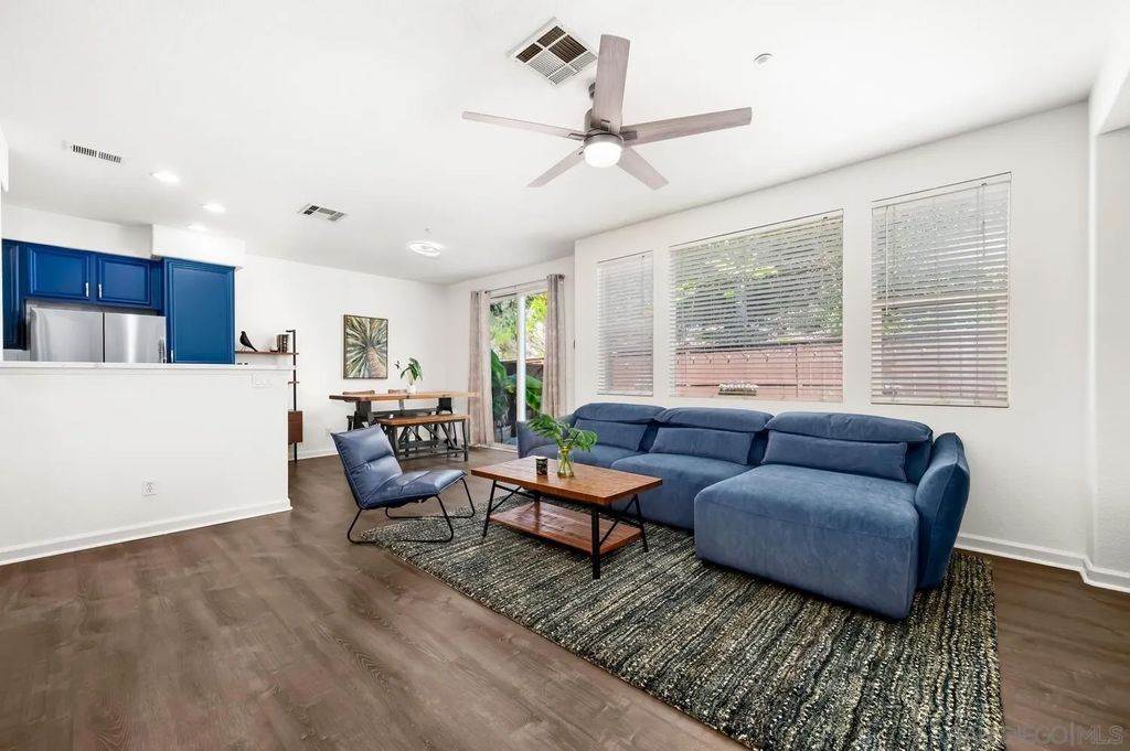 Photo of 339 Caminito Barcelona, Chula Vista, CA 91914 (MLS # 260007072)